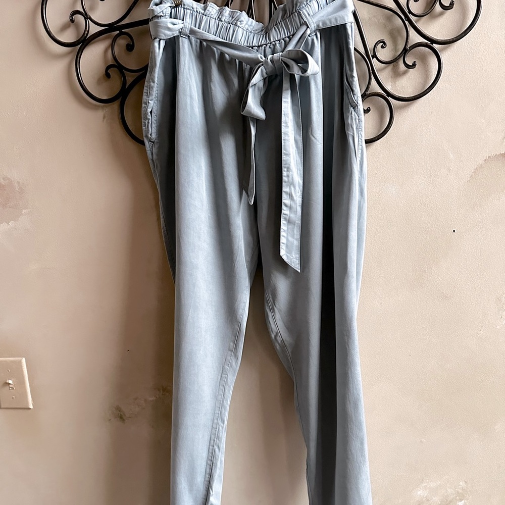 Women’s spring pants with high elastic waist